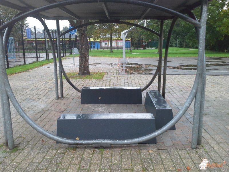 Achter sporthal De Opgang uit Zwaag