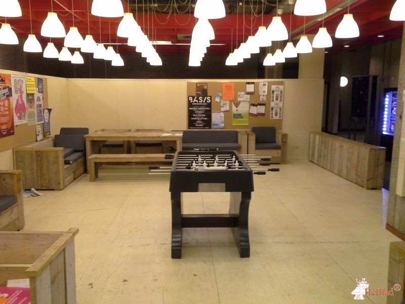 DINING HALL uit Utrecht
