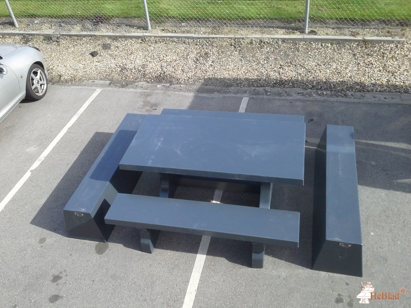 Naast rokershok parkeerplaats. uit Bergen op Zoom