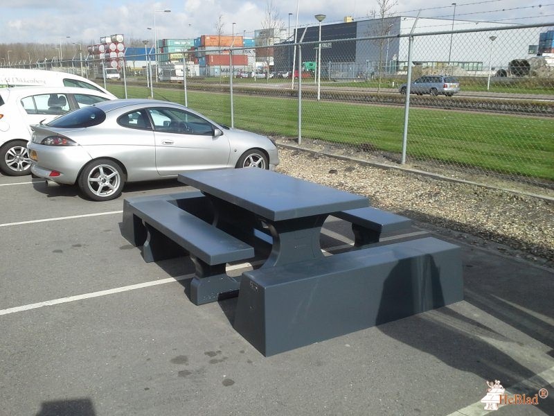 Naast rokershok parkeerplaats. uit Bergen op Zoom
