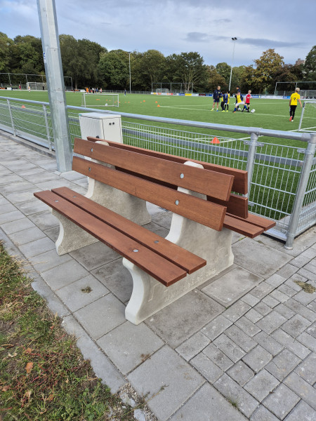 LVV Friesland - Voetbalclub Sportpark Nylan uit Leeuwarden
