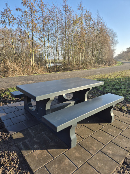 Grienedyk hoek Paviljoenwei uit Offingawier