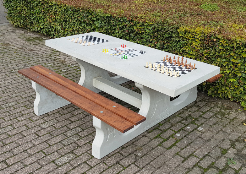 Spellentafel Beton Naturel met Schaak-Ludo-Dammen