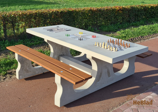Multi gaming table backgammon