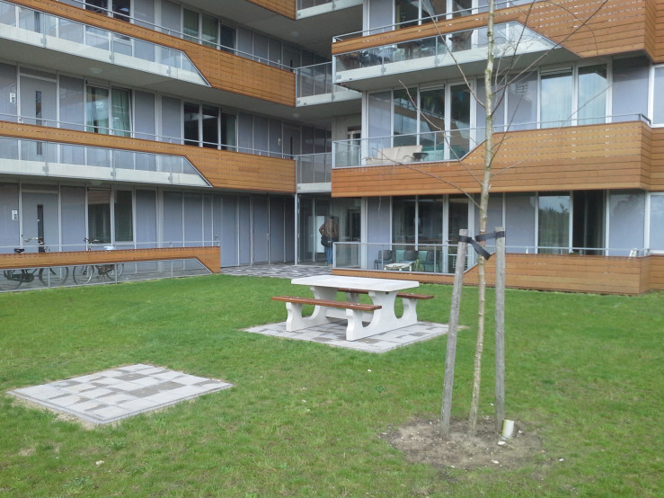 Naturel Betonnen Picknicktafel met bamboe zittingen