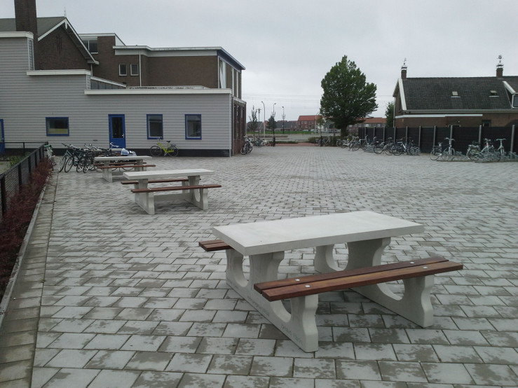 Naturel betonnen picknicktafel