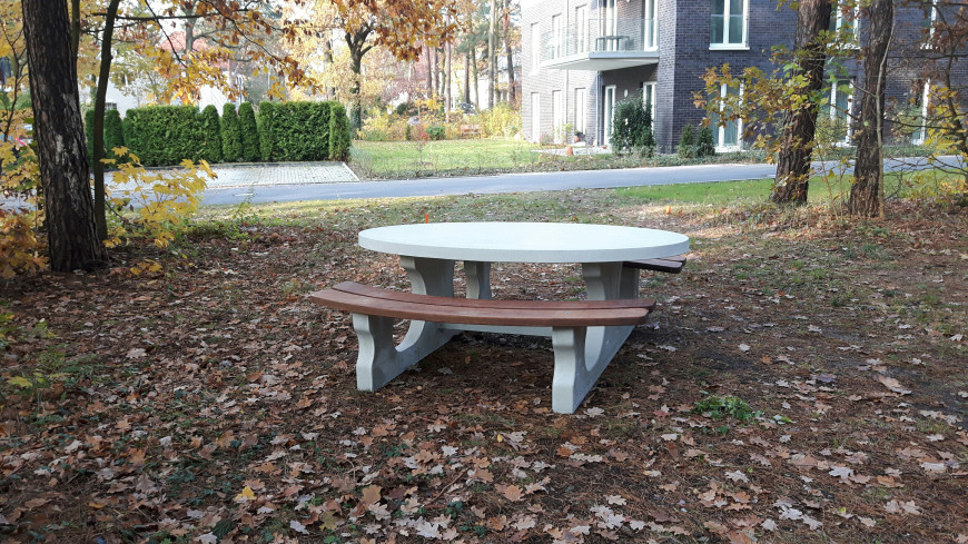 Picknicktafel in Naturel Betonnen uitvoering met bamboe planken