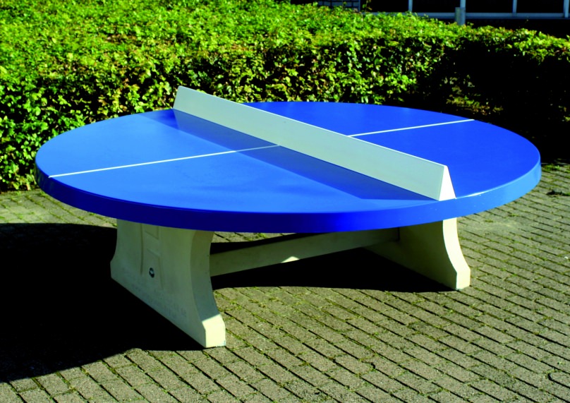 betonnen tafeltennistafel rond in de kleur blauw