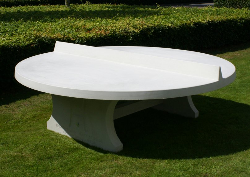 betonnen tafeltennistafel rond in de kleur naturel beton