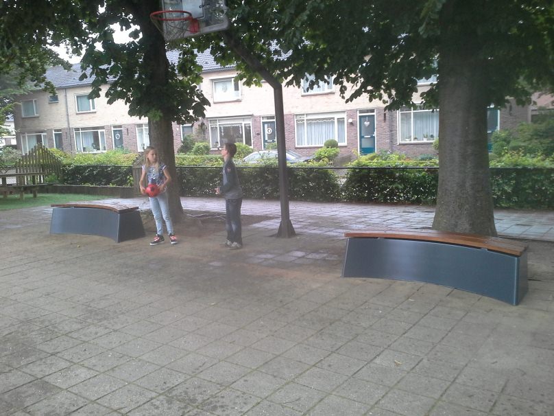 2 betonnen banken ovaal deluxe